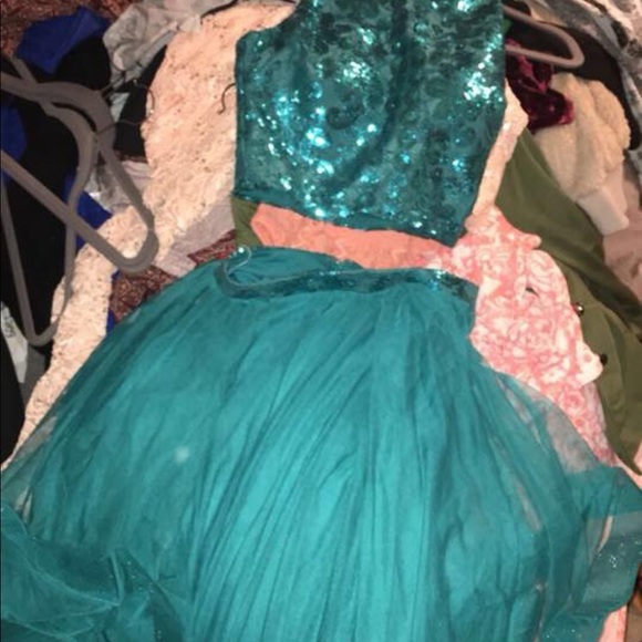 Prom dress - Picture 4 of 4